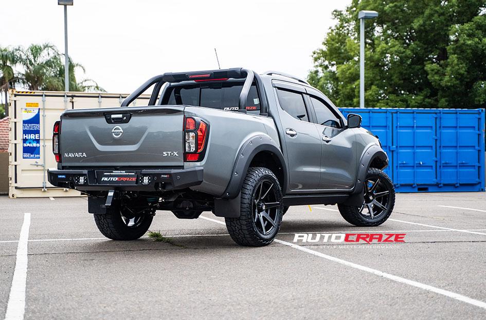 NISSAN NAVARA AVALANCHE GLOSS BLACK MILLED ACCENTS